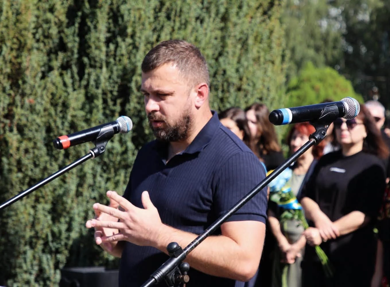 День міста, сповнений скорботи: Нетішин попрощався з захисником Михайлом Луцем