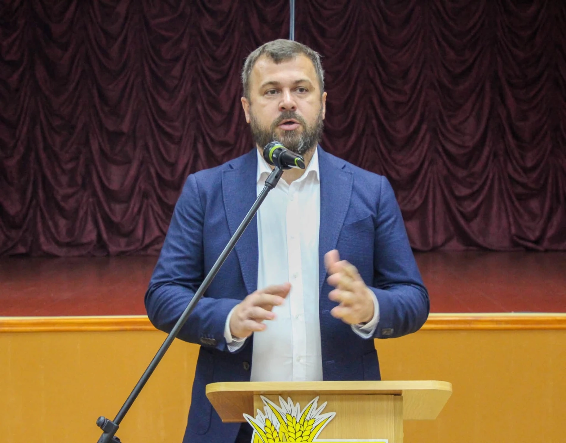 Сергій Тюрін відвідав Нетішин: оглянув освітні заклади та привітав учнів з початком навчального року