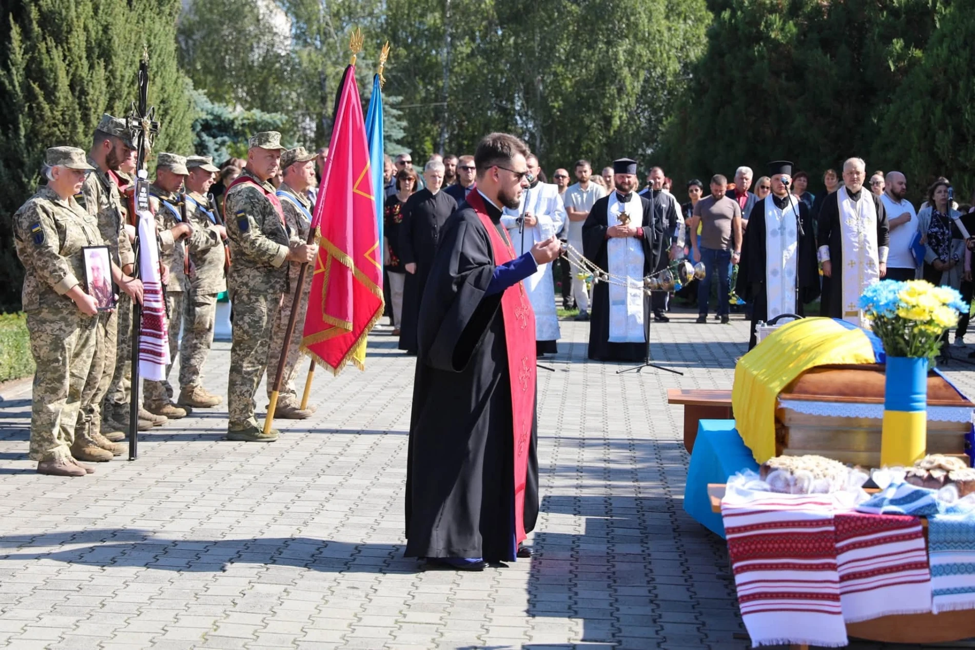 День міста, сповнений скорботи: Нетішин попрощався з захисником Михайлом Луцем