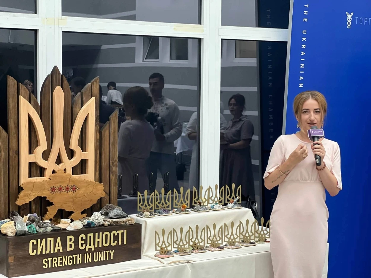 Нетішинка Оксана Жураковська встановила європейський рекорд у мистецтві