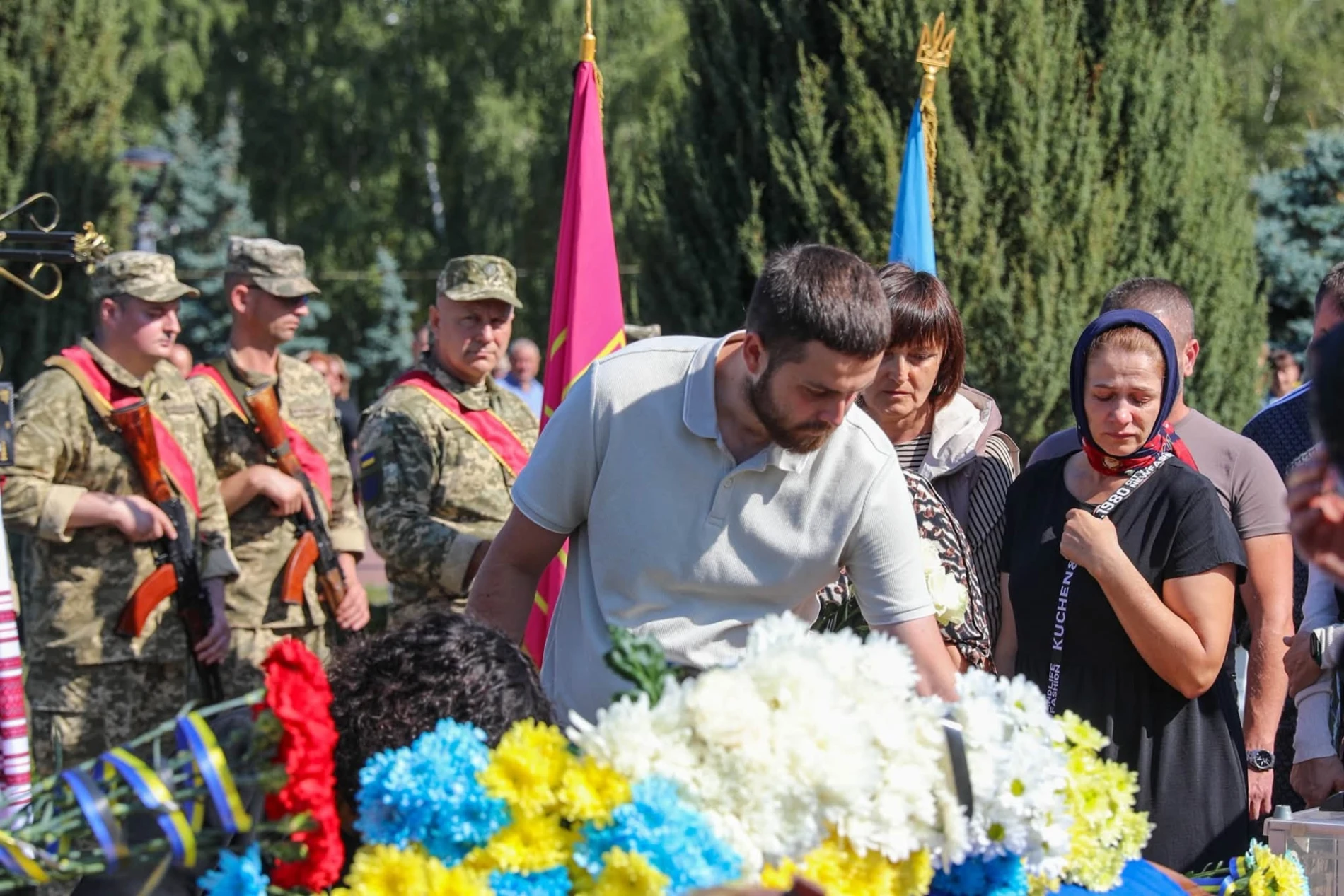 День міста, сповнений скорботи: Нетішин попрощався з захисником Михайлом Луцем