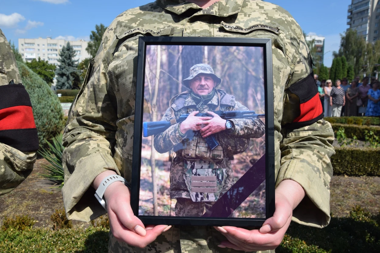 На щиті: Нетішин попрощався із Захисником Віктором Степченком