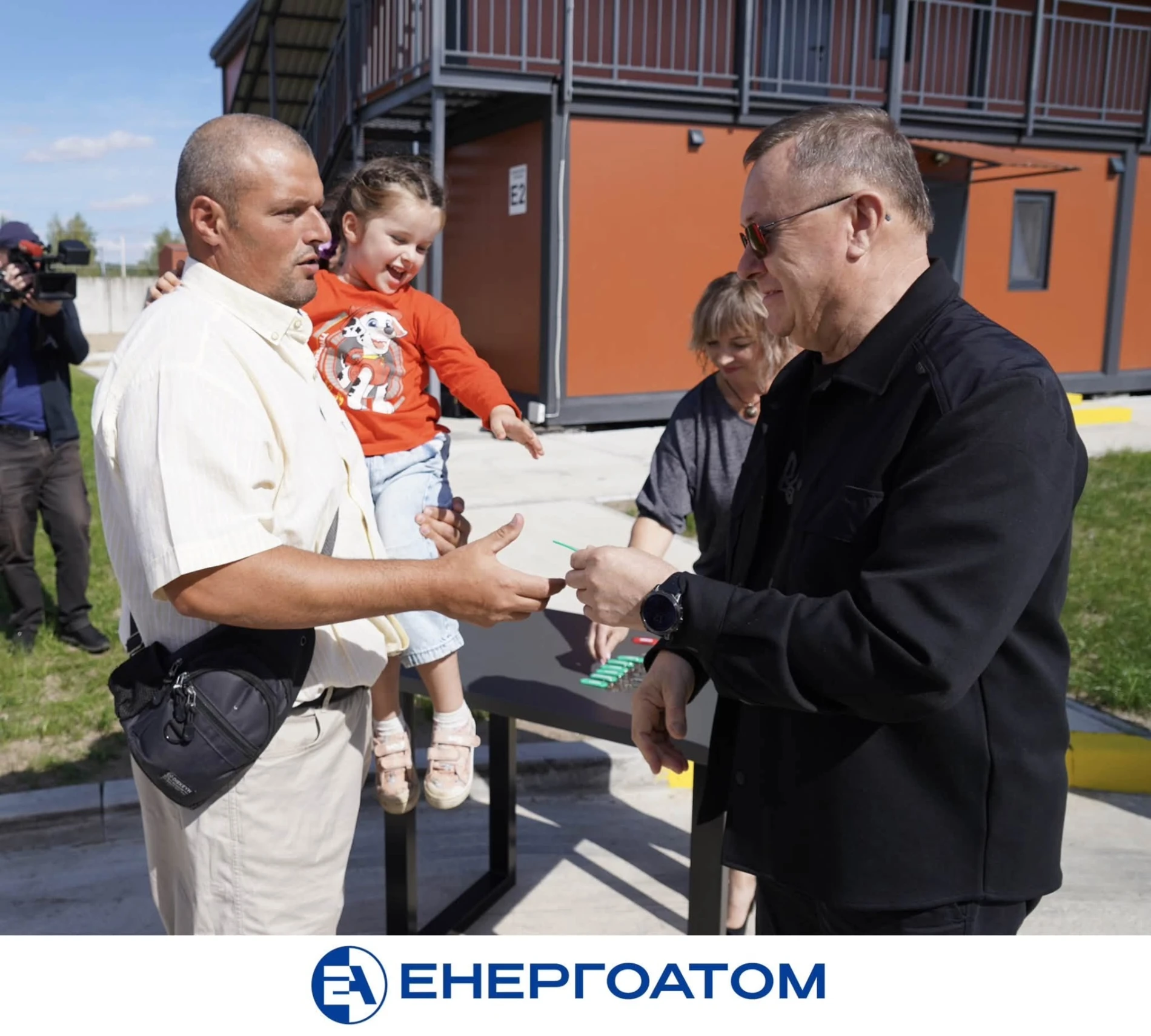 У Нетішині ключі від осель у модульному містечку отримали родини атомників Запорізької АЕС
