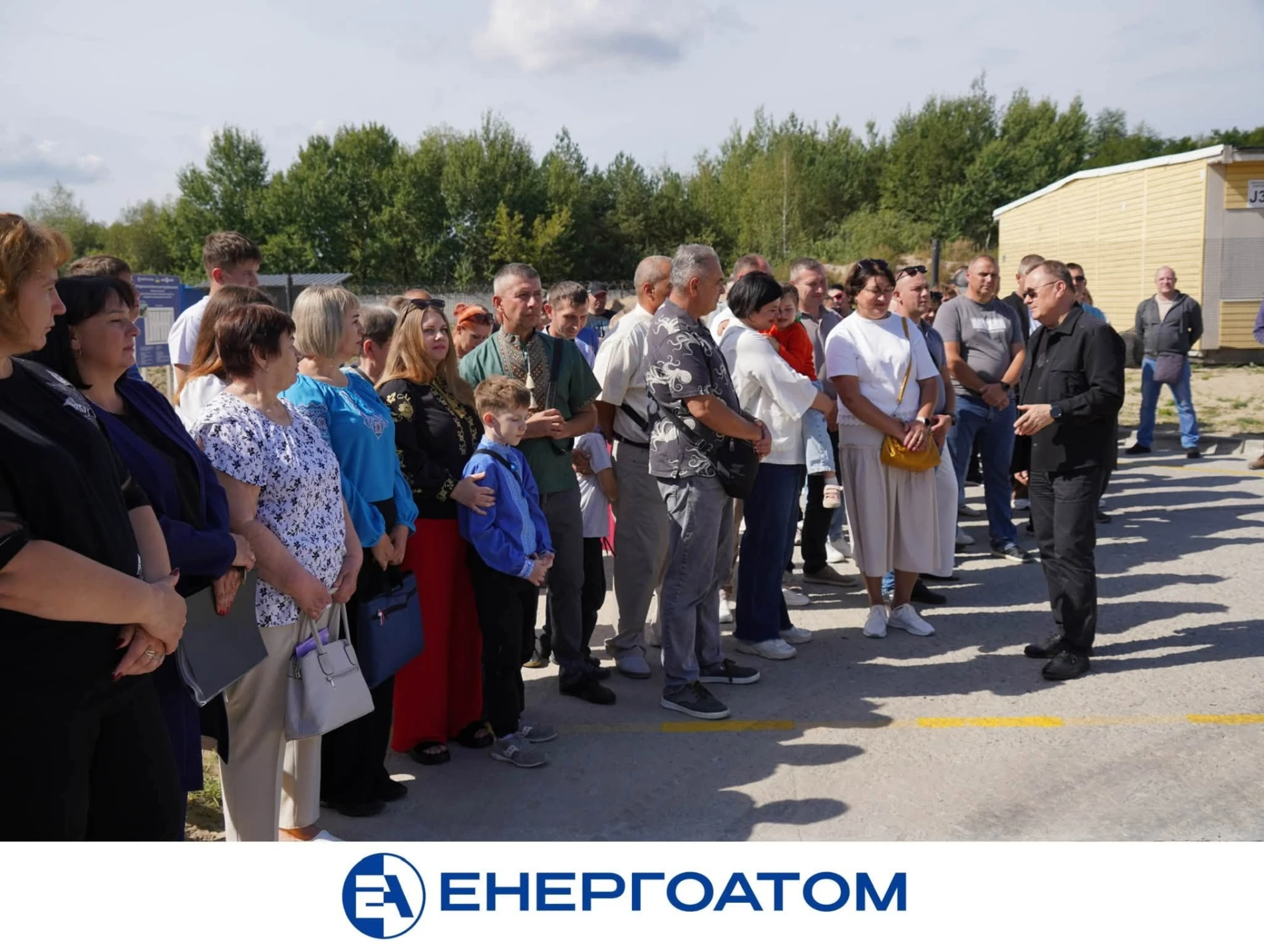 У Нетішині ключі від осель у модульному містечку отримали родини атомників Запорізької АЕС