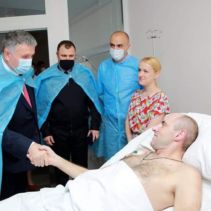 Міністр внутрішніх справ Арсен Аваков вручив Леоніду медаль 