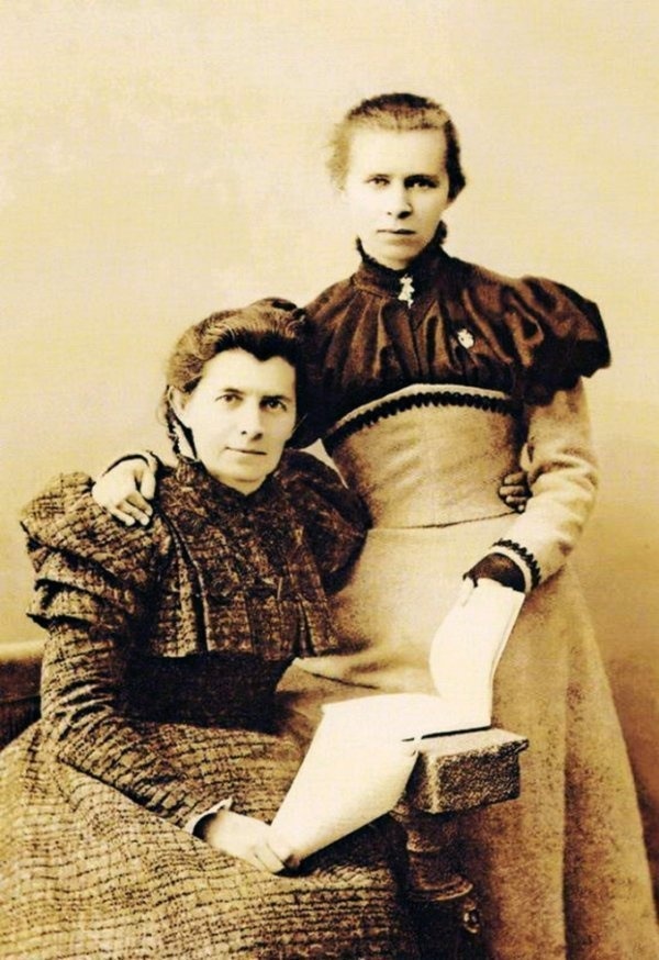 Олена Пчілка і Леся Українка, Ялта. Фото січень 1898 року.
