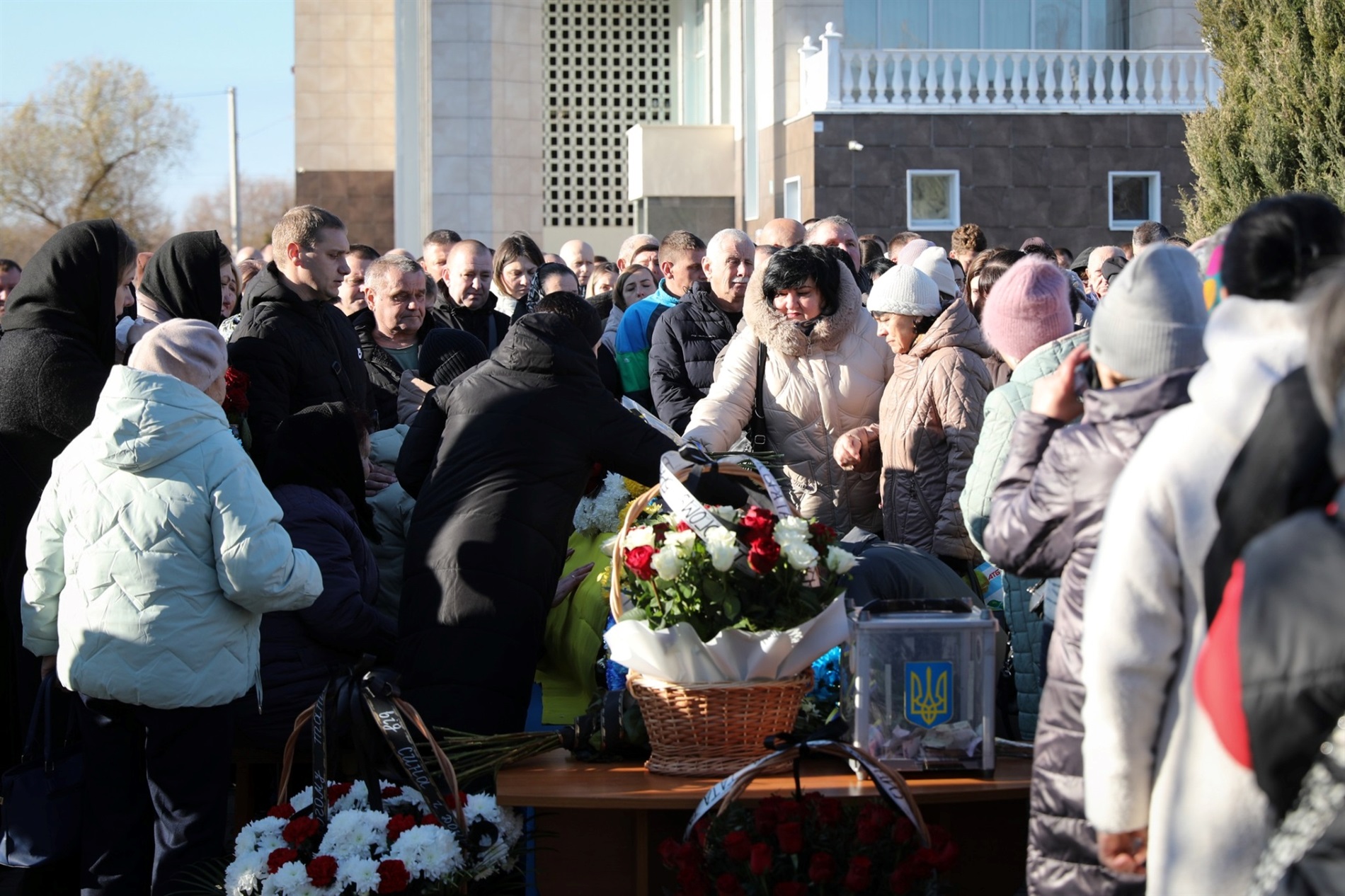 Янголи летять у небо: Нетішин попрощався з Героєм Богданом Рижиком