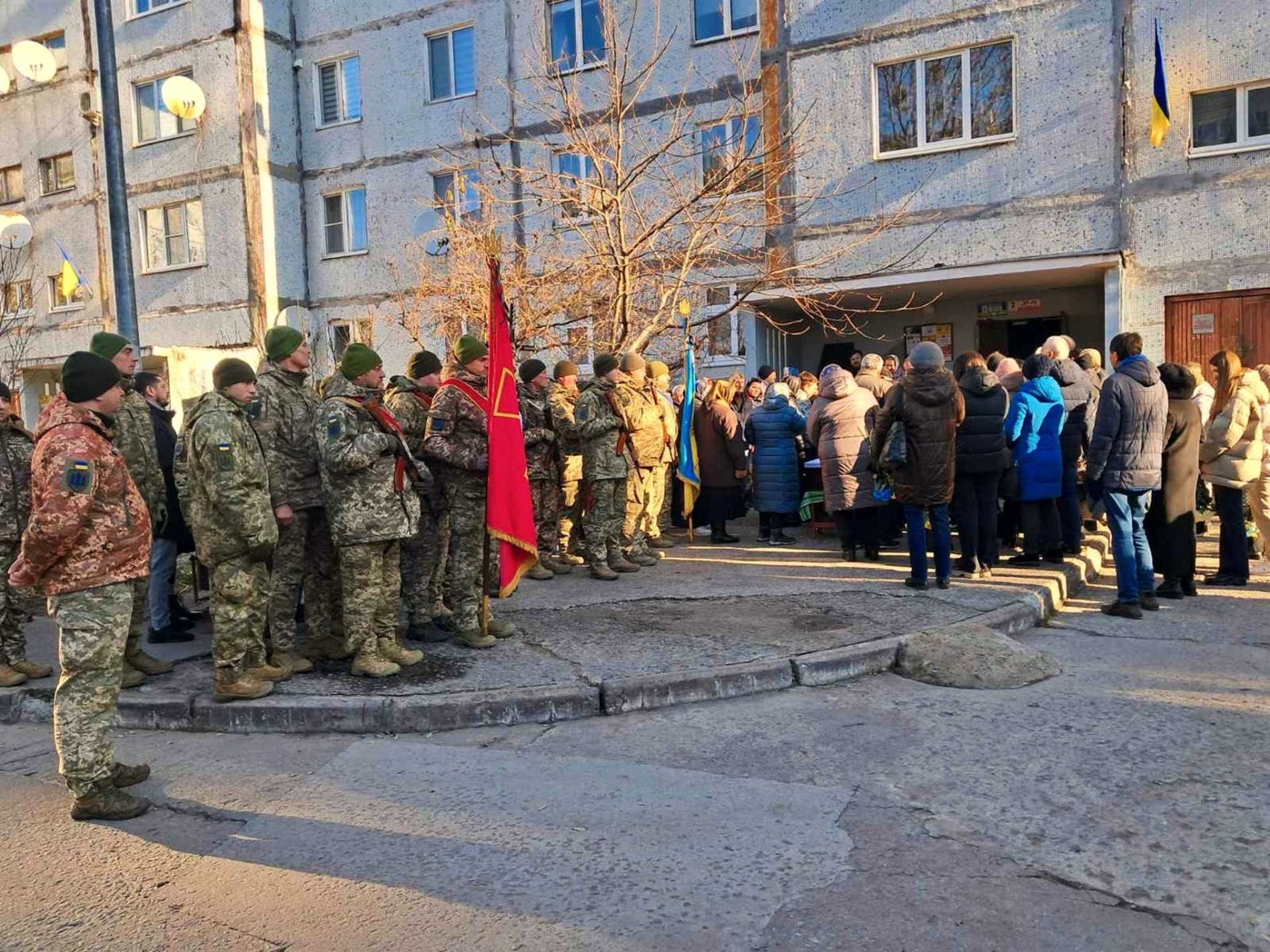 Янголи летять у небо: Нетішин попрощався з Героєм Богданом Рижиком