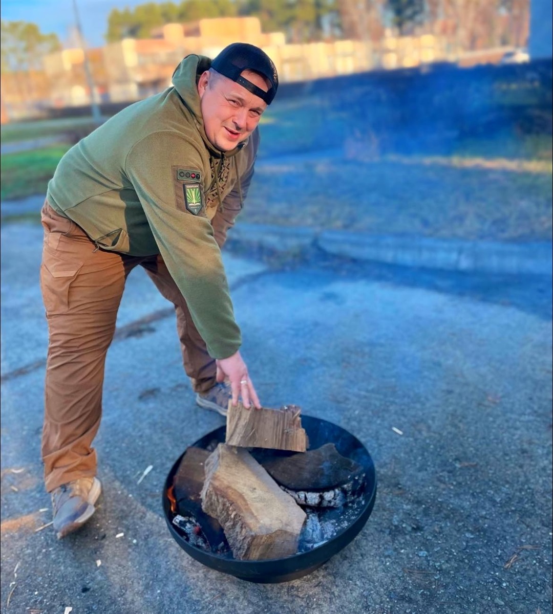 У Нетішині волонтери разом з військовими та медиками готували бограч