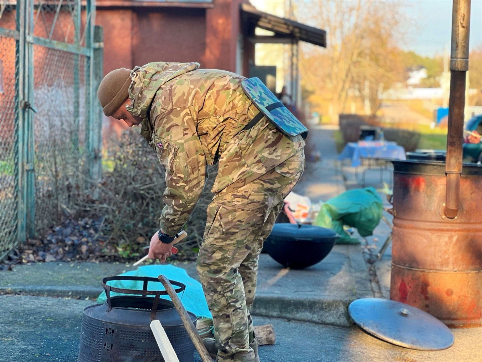 У Нетішині волонтери разом з військовими та медиками готували бограч