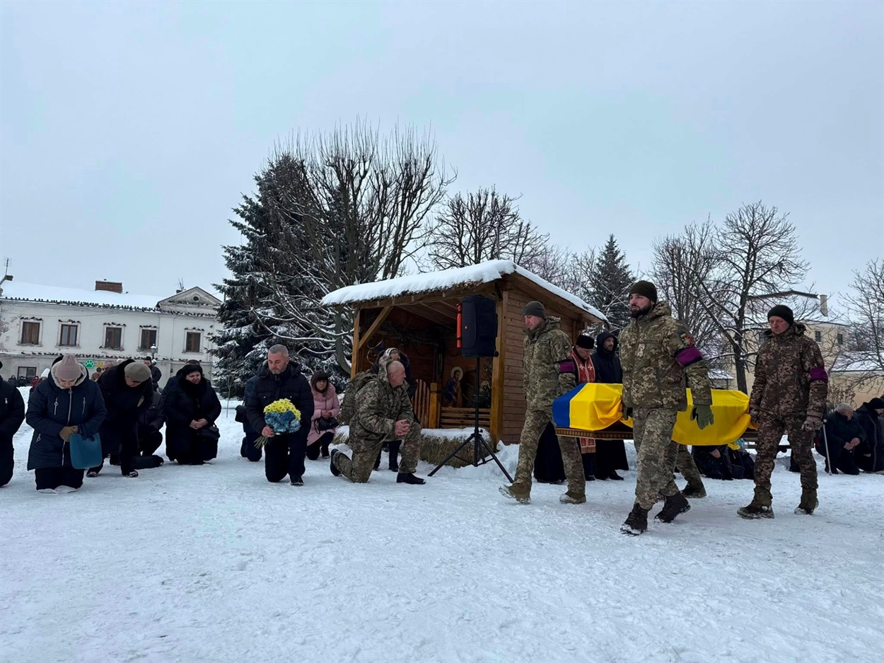 Віддав життя за Україну: на Львівщині попрощалися з уродженцем Нетішина Аркадієм Гурковим