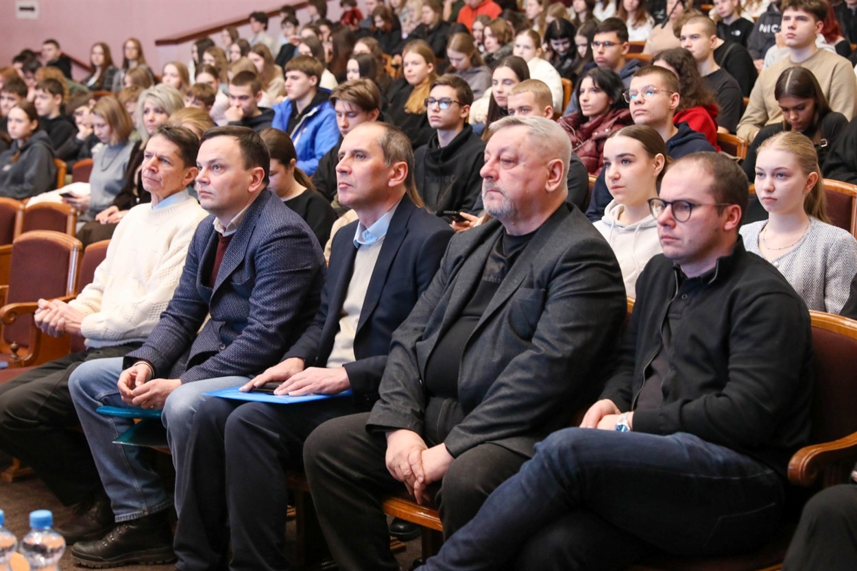 У Нетішині відбувся спільний профорієнтаційний захід Хмельницької АЕС та КНУ імені Тараса Шевченка