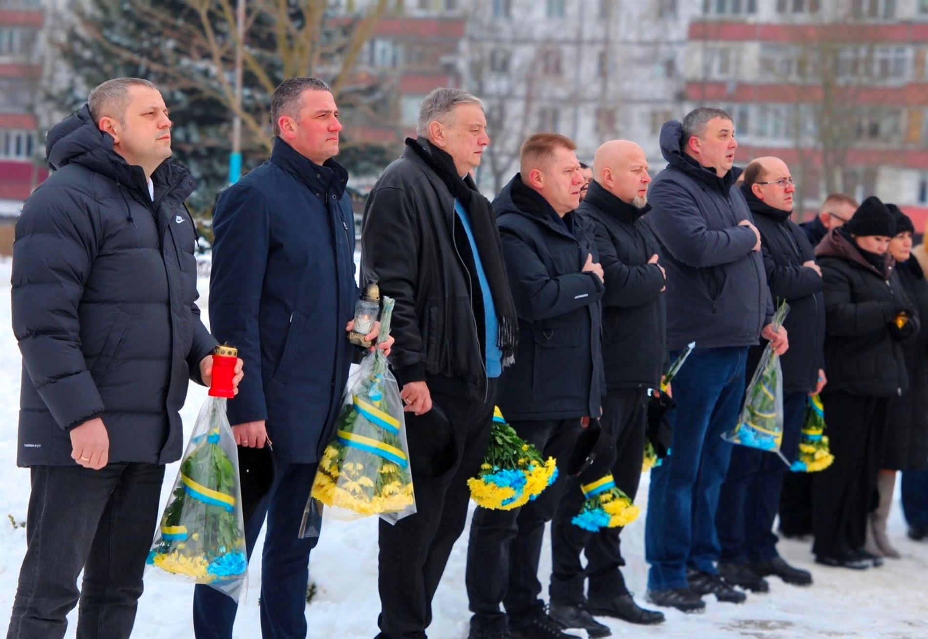 12 років незламності: у Нетішині вшанували памʼять полеглих у роковини початку війни за Незалежність