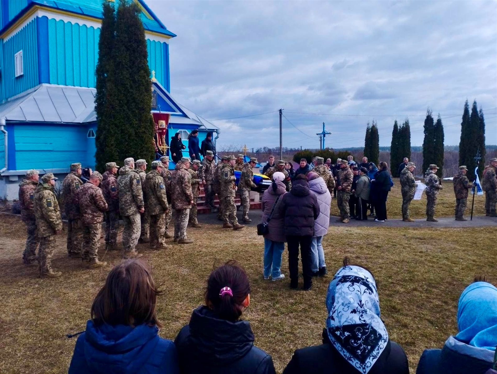У Нетішинській громаді провели в останню дорогу воїна Валерія Пилипчука