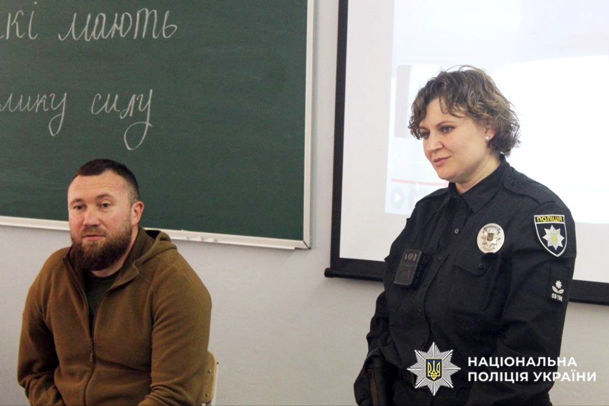 Справжня безбар’єрність бере початок від серця: у Нетішині школярі спілкувалися з ветераном війни