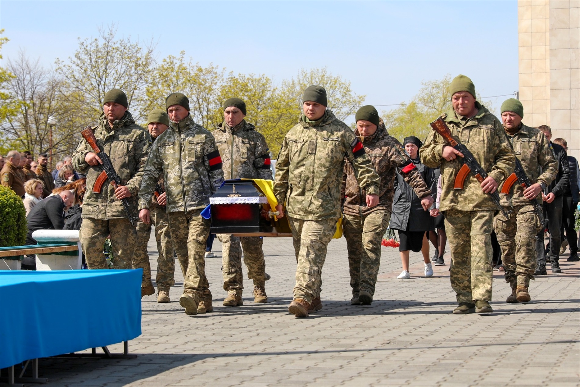 Втрачаємо найкращих... На щиті повернувася додому 25-річний Герой Вадим Тітов