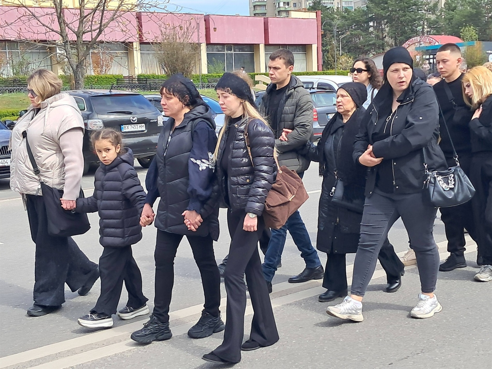 Чотири місяці рідні жили між надією і болем: Нетішин провів у засвіти Героя Володимира Баришнікова