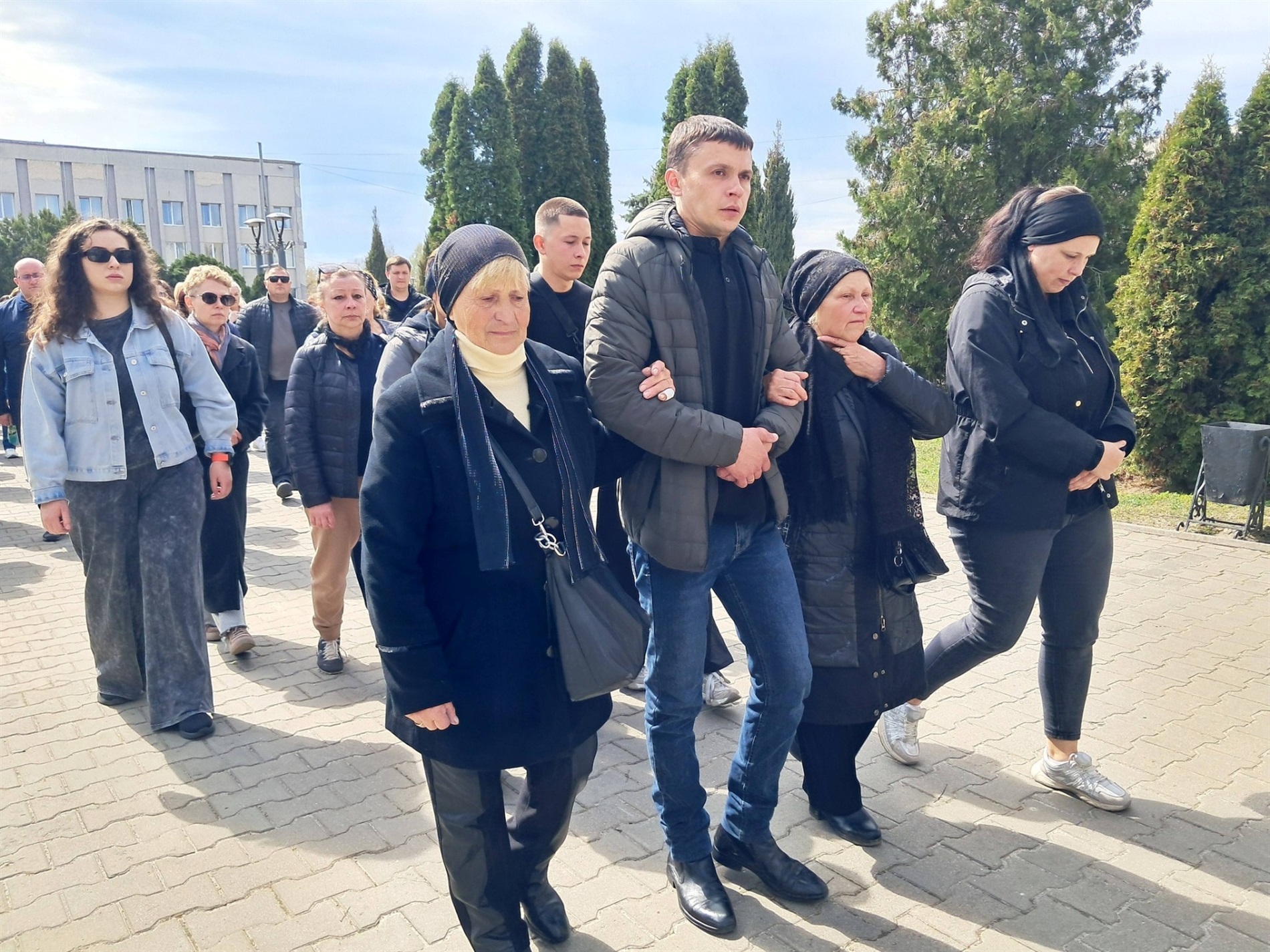 Чотири місяці рідні жили між надією і болем: Нетішин провів у засвіти Героя Володимира Баришнікова