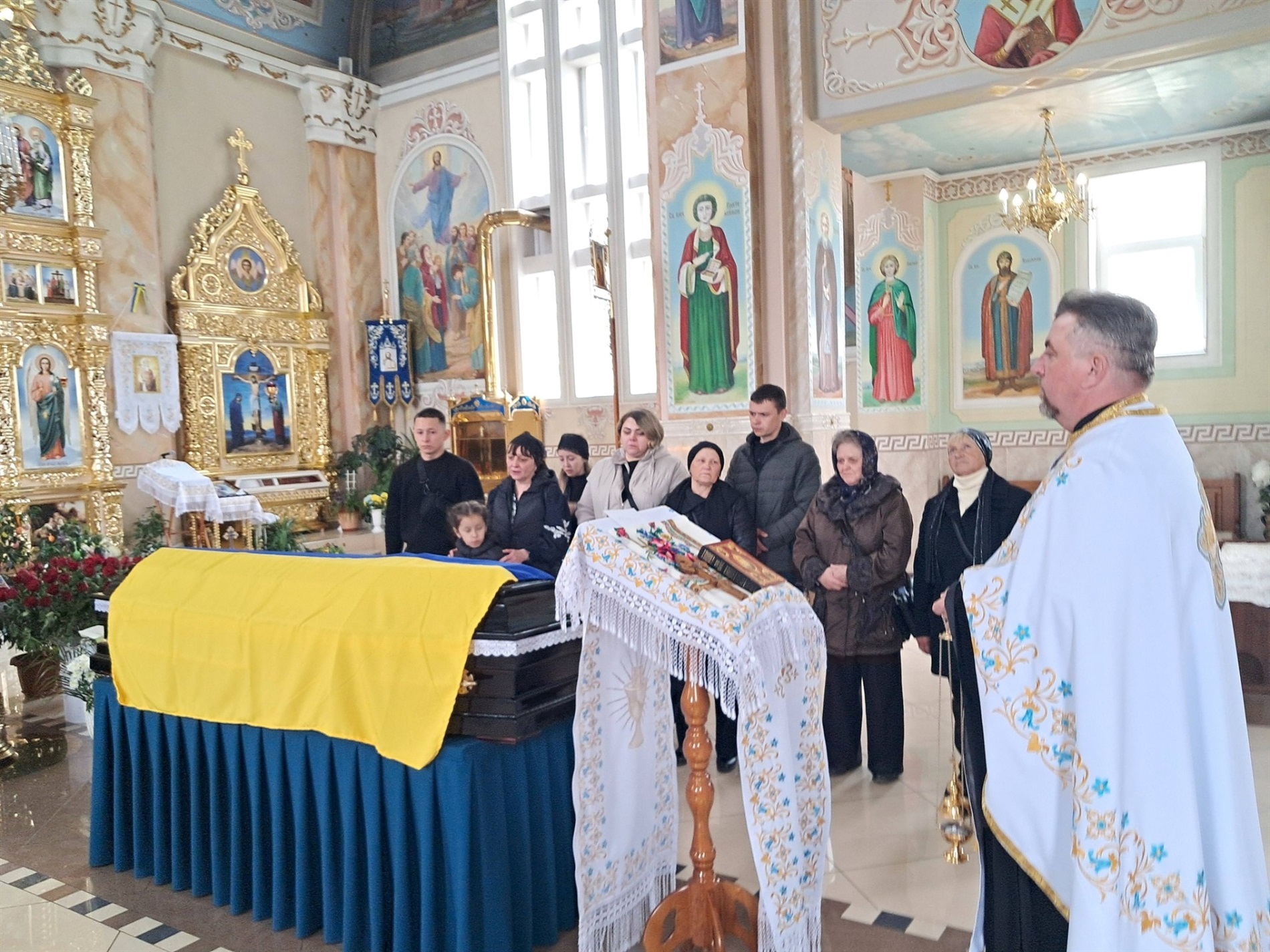 Чотири місяці рідні жили між надією і болем: Нетішин провів у засвіти Героя Володимира Баришнікова