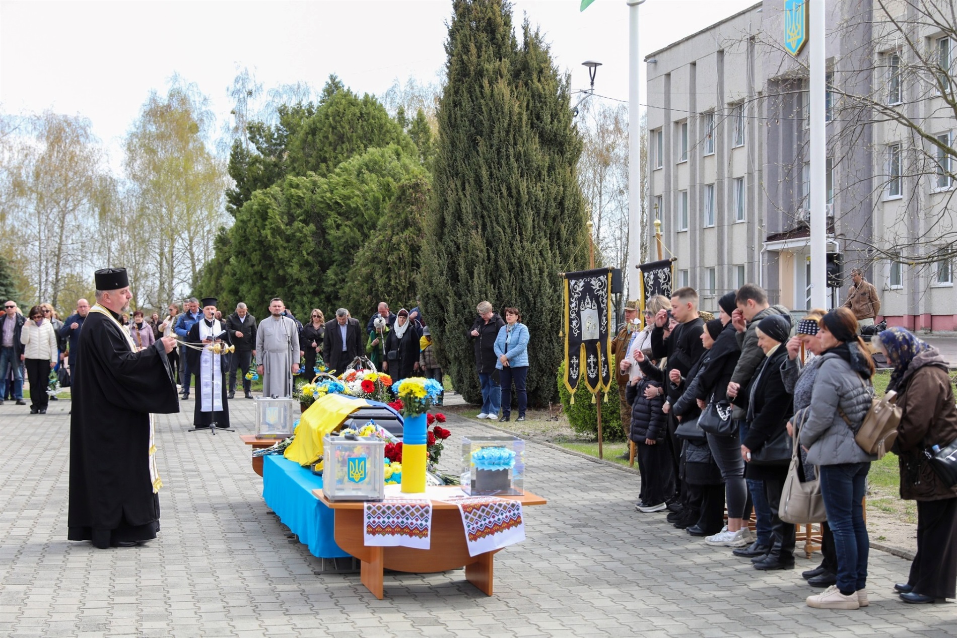Чотири місяці рідні жили між надією і болем: Нетішин провів у засвіти Героя Володимира Баришнікова