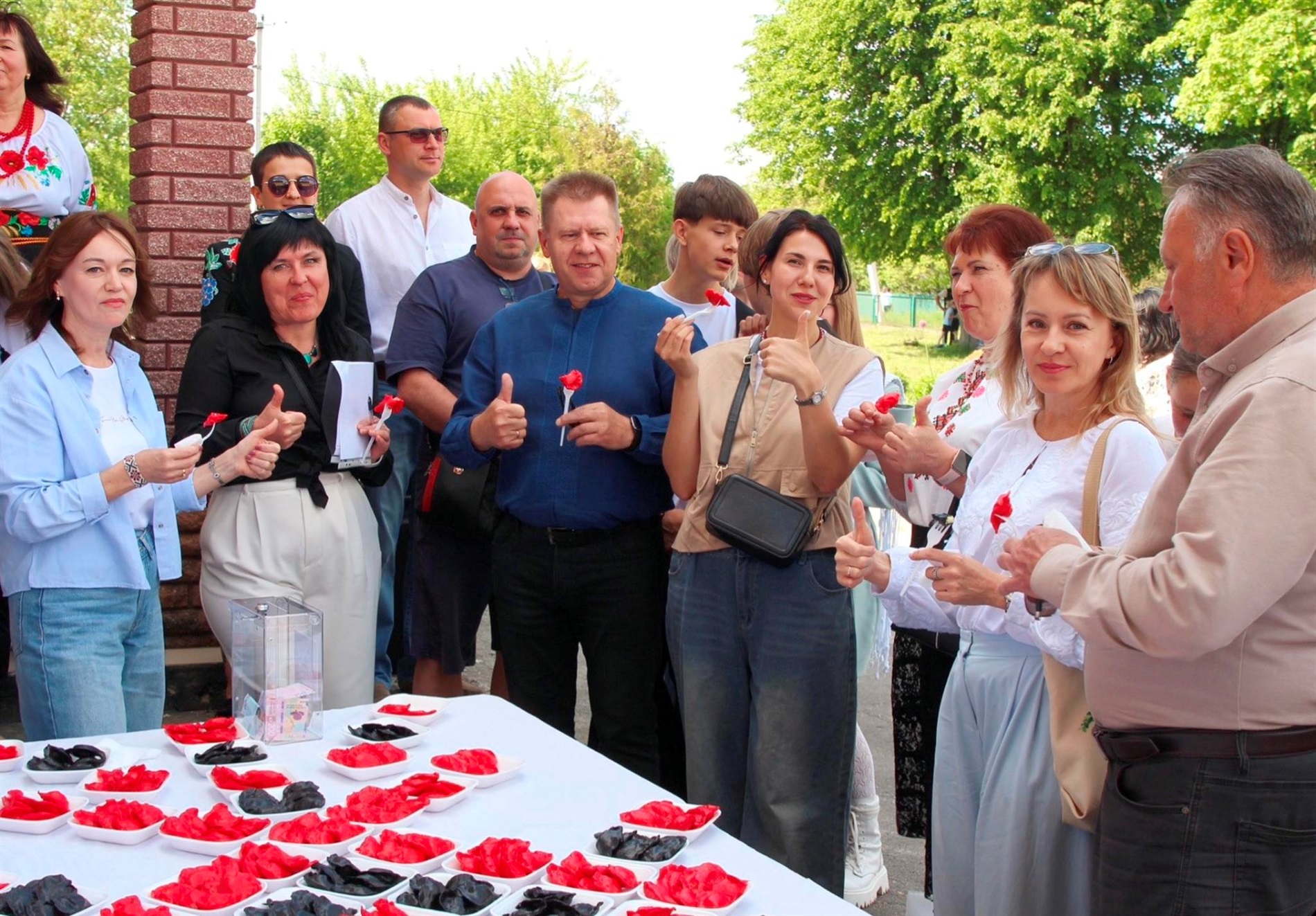 Українська вишиванка з вареників: у Нетішинській громаді встановили незвичний кулінарний рекорд
