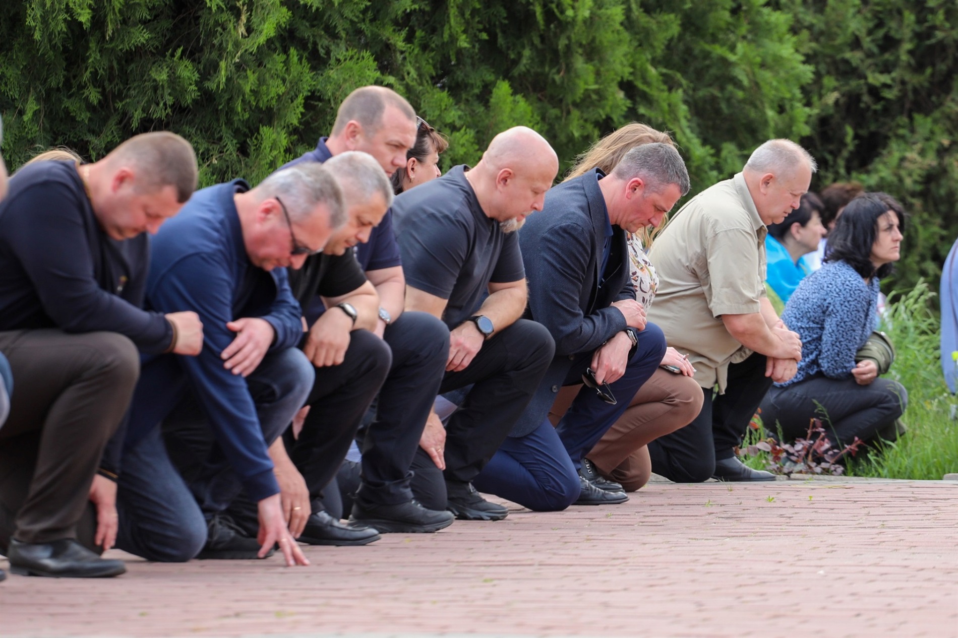 Остання дорога Героя: Нетішин провів у вічність Романа Шатковського