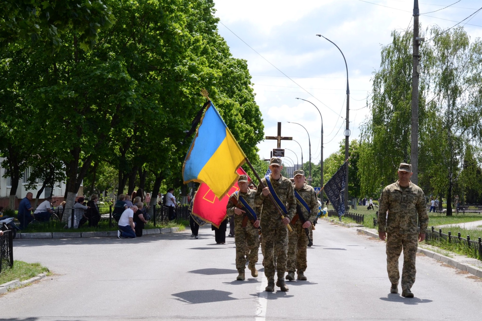 Остання дорога Героя: Нетішин провів у вічність Романа Шатковського